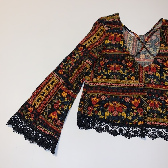 H&M Coachella Multicoloured Boho Bell Sleeved Floral Crop Top - Women’s Size 6 - Picture 3 of 7